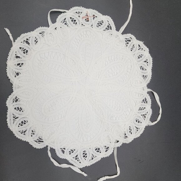 Lot of Battenburg and Crochet Linen Doilies Pillow Cover Bread Warmer VTG - Picture 8 of 12